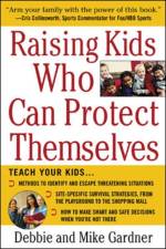 Raising Kids Who Can Protect Themselves af Debbie Gardner