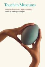 Touch in Museums af Sally MacDonald