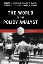 The World of the Policy Analyst af Robert A. Heineman