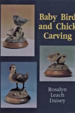 Baby Bird and Chick Carving af Rosalyn Daisey