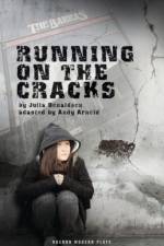 Running on the Cracks af Julia Donaldson