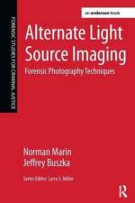 Alternate Light Source Imaging af Norman Marin