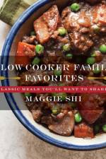 Slow Cooker Family Favorites af Maggie Shi