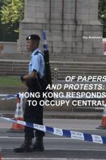 Of Papers and Protests af Guy Breshears
