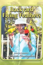 Backyard Flying Feathers af Marietta Cunningham