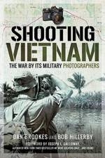 Shooting Vietnam af Dan Brookes