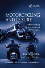 Motorcycling and Leisure af Paul Broughton