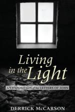 Living in the Light af Derrick McCarson