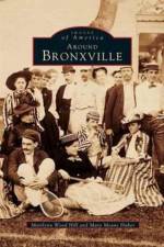 Around Bronxville af Marilynn Wood Hill