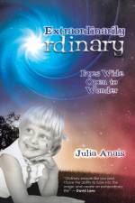 Extraordinarily Ordinary af Julia Anais