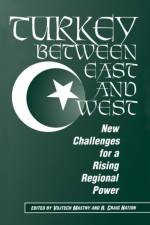 Turkey Between East And West af Vojtech Mastny