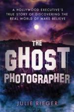 Ghost Photographer af Julie Rieger