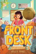 Front Desk af Kelly Yang
