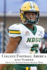 College Football America 2020 Yearbook af Kendall Webb