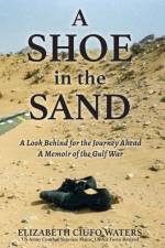 Shoe in the Sand af Elizabeth Ciufo Waters