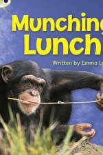 Bug Club Phonics - Phase 3 Unit 8: Munching Lunch af Emma Lynch