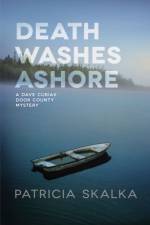 Death Washes Ashore af Patricia Skalka