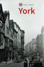 Historic England: York af Paul Chrystal