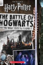 The Battle of Hogwarts and the Magic Used to Defend It af Daphne Pendergrass