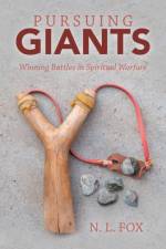 Pursuing Giants af Fox N. L. Fox