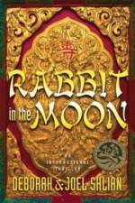 Rabbit in the Moon af Deborah Shlian