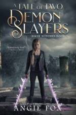 Tale of Two Demon Slayers af Fox Angie Fox