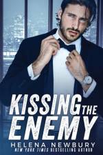 Kissing The Enemy af Helena Newbury