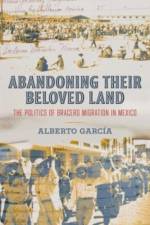Abandoning Their Beloved Land af Alberto Garcia