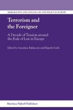 Terrorism and the Foreigner: A Decade of Tension Around the Rule of Law in Europe af Anneliese Baldaccini