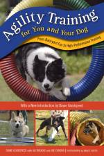 Agility Training for You and Your Dog af Diane Goodspeed