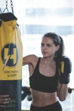 Knock Them Out af Aida Mandic