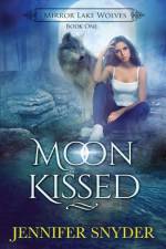 Moon Kissed af Jennifer Snyder