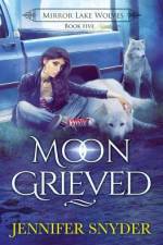 Moon Grieved af Jennifer Snyder