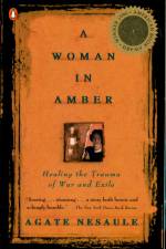 A Woman in Amber af Agate Nesaule