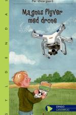 Magnus flyver med drone af Per Østergaard