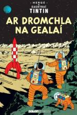 Ar Dhromchla na Gealai af Herge