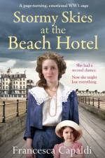 Stormy Skies at the Beach Hotel af Francesca Capaldi