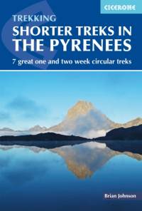 Shorter Treks in the Pyrenees av Brian Johnson