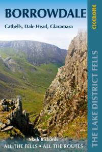 Walking the Lake District Fells - Borrowdale av Mark Richards