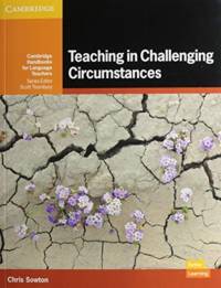 Teaching in Challenging Circumstances Paperback av Chris Sowton