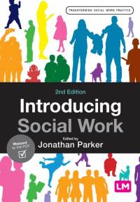 Introducing Social Work av Jonathan Parker